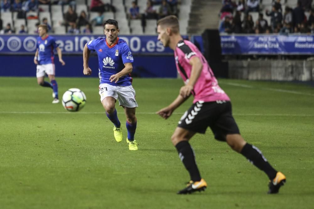 El partido entre el Real Oviedo y el Tenerife, en imágenes