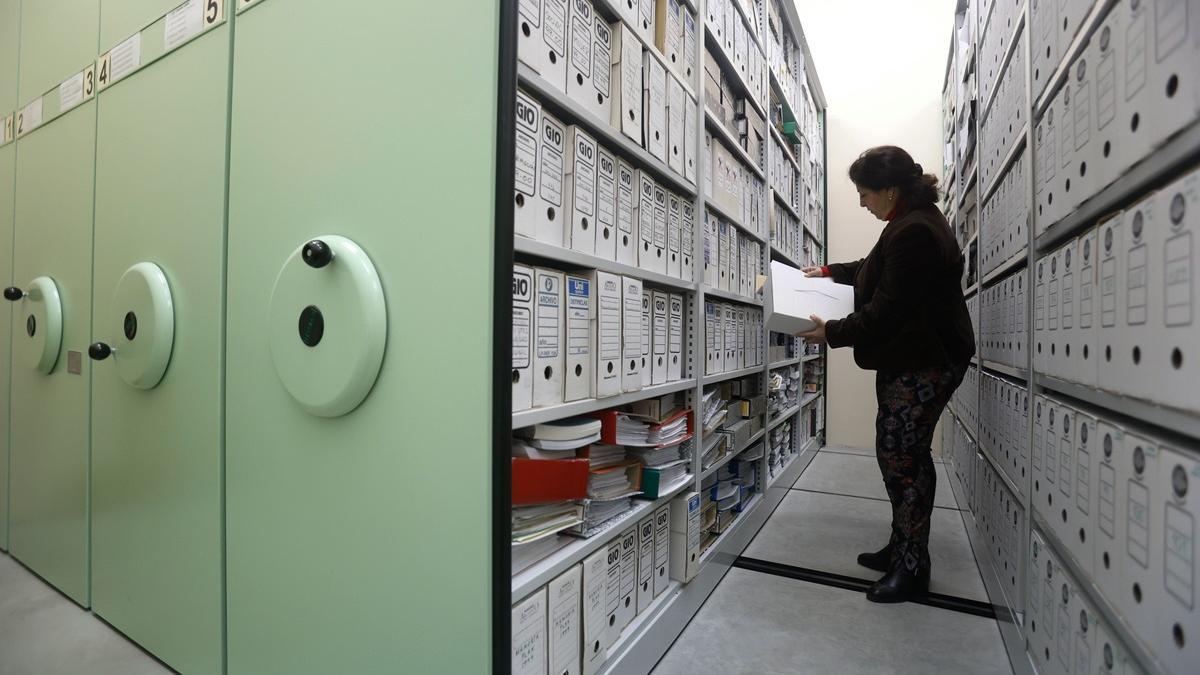 26.000 cajas custodian el archivo histórico de UGT-Andalucía, la mayor parte documentos, libros, material sonoro, audiovisual y carteles