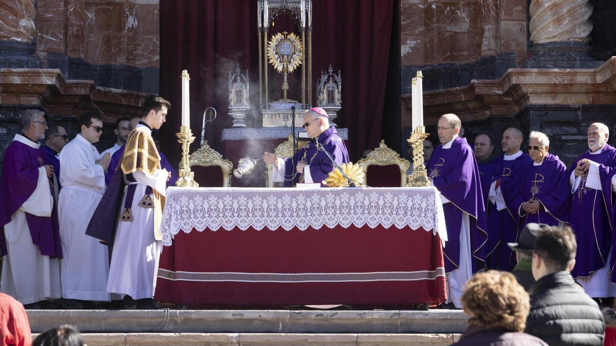 Primera peregrinación multitudinaria a la Basílica de la Vera Cruz por su Año Jubilar 2024