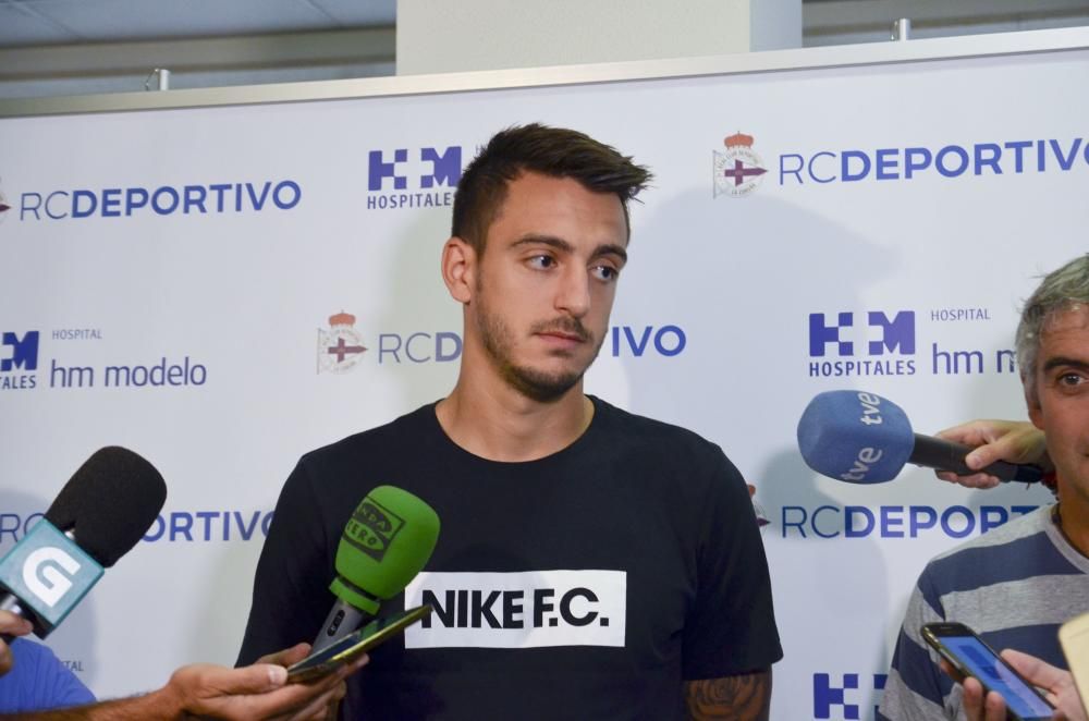 Joselu pasa reconocimiento médico con el Deportivo