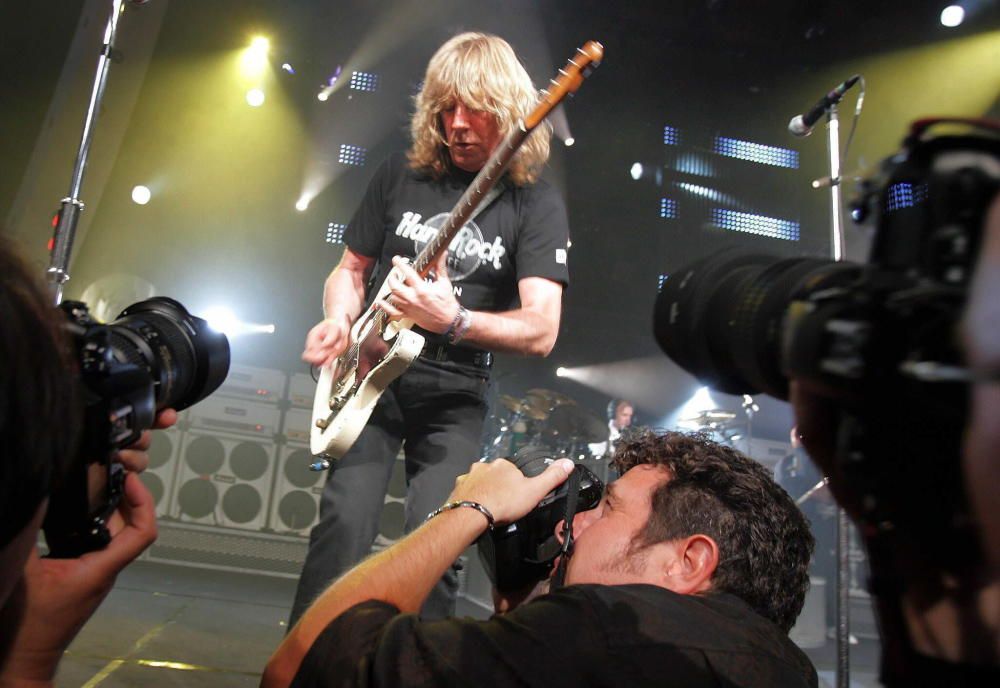 Muere Rick Parfitt, guitarrista de Status Quo