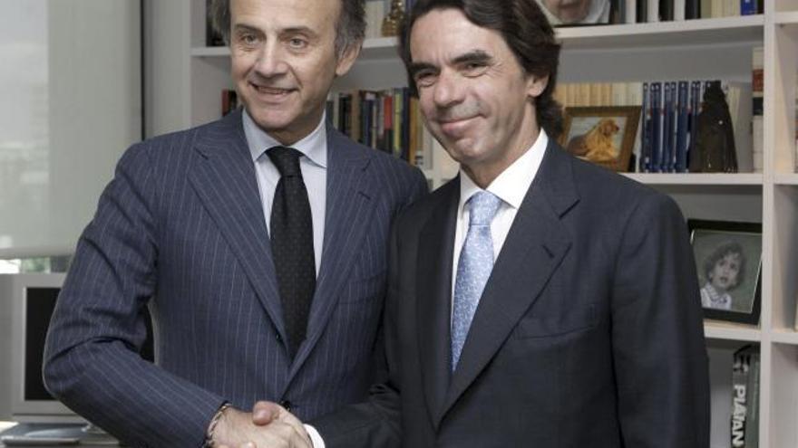 Aznar y el ministro italiano de Asuntos Exteriores, Andrea Ronchi, ayer en Madrid.