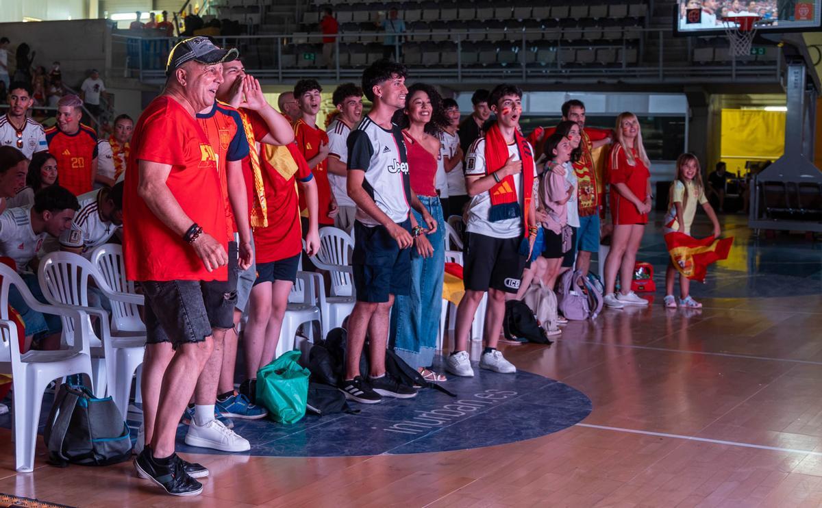 Alicante vibra con "La Roja"