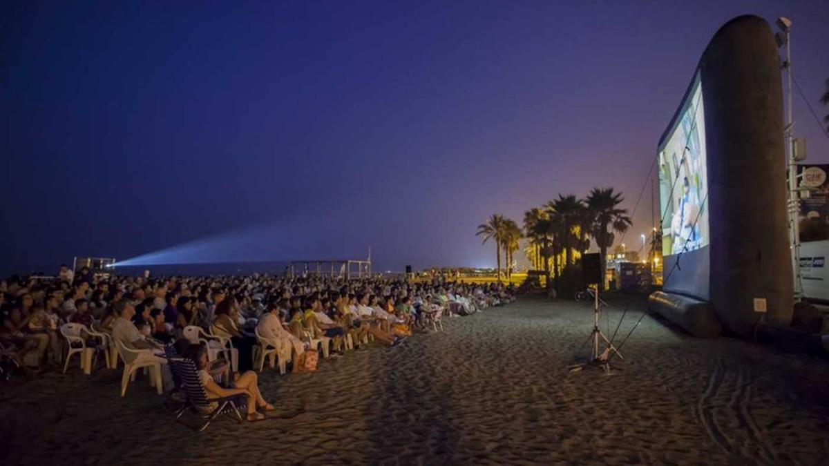 En Málaga el cine llega a todos los distritos y a las playas