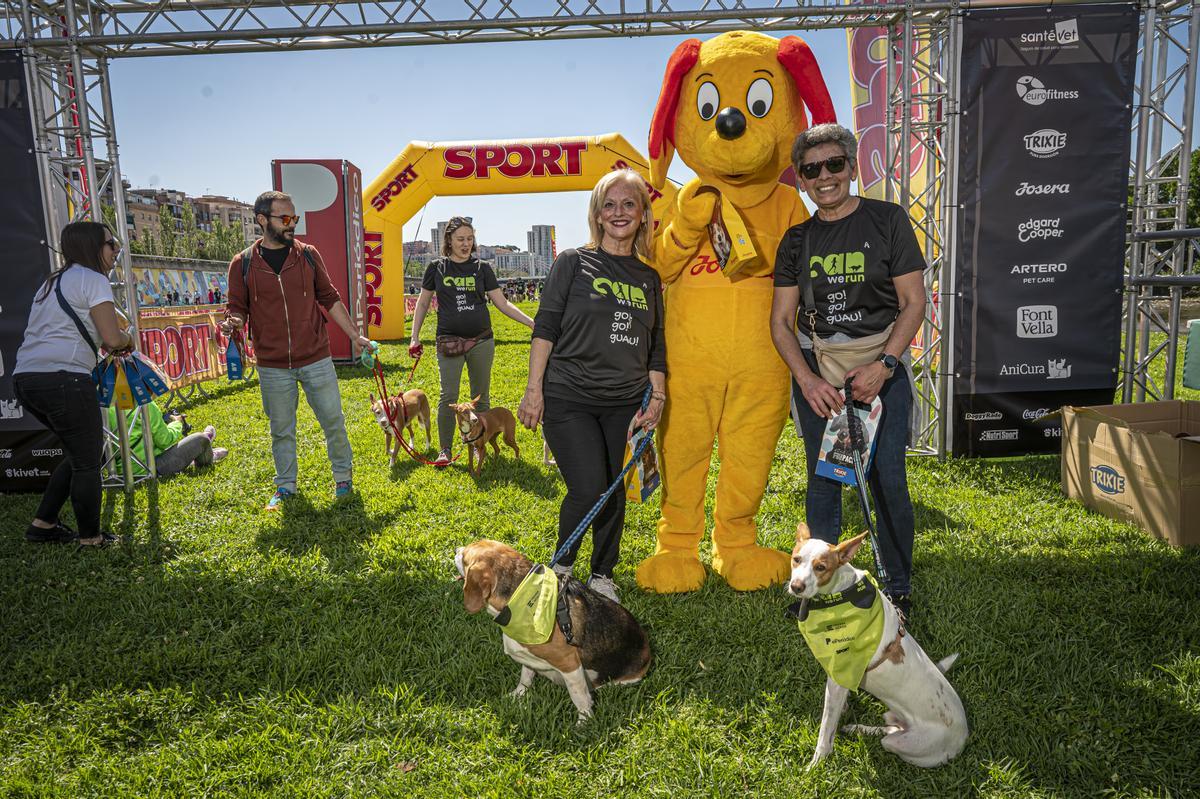 CAN WE RUN BARCELONA. La carrera organizada por Prensa Ibérica y El Periódico de Catalunya con la colaboración de Sport ,  donde las personas y sus mascotas perrunas corren en familia