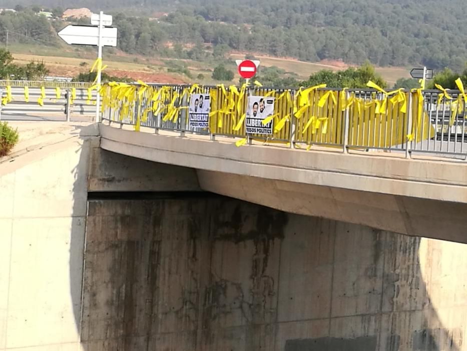 L'entorn de la presó de Lledoners es lleva tenyit