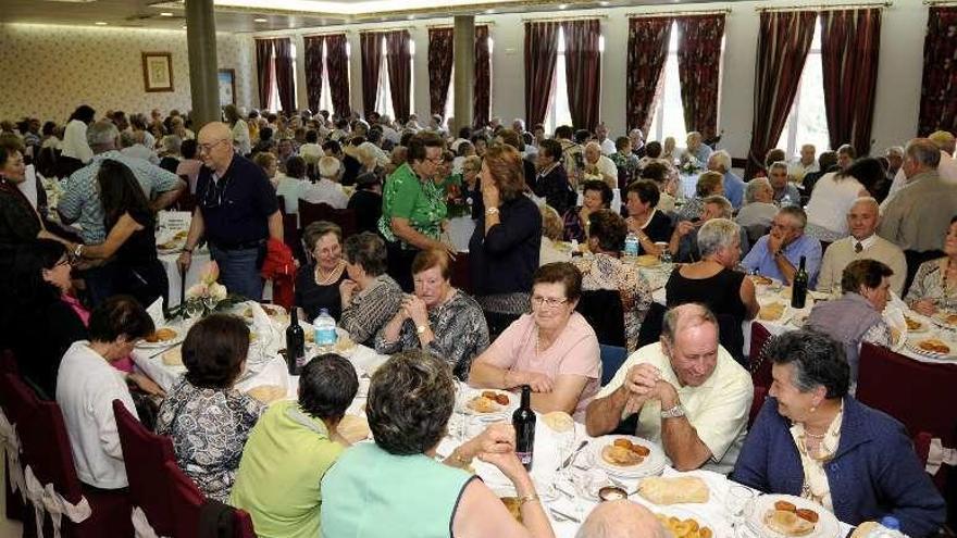 La Xuntanza tuvo lugar en el Restaurante París. // Bernabé/Javier Lalín