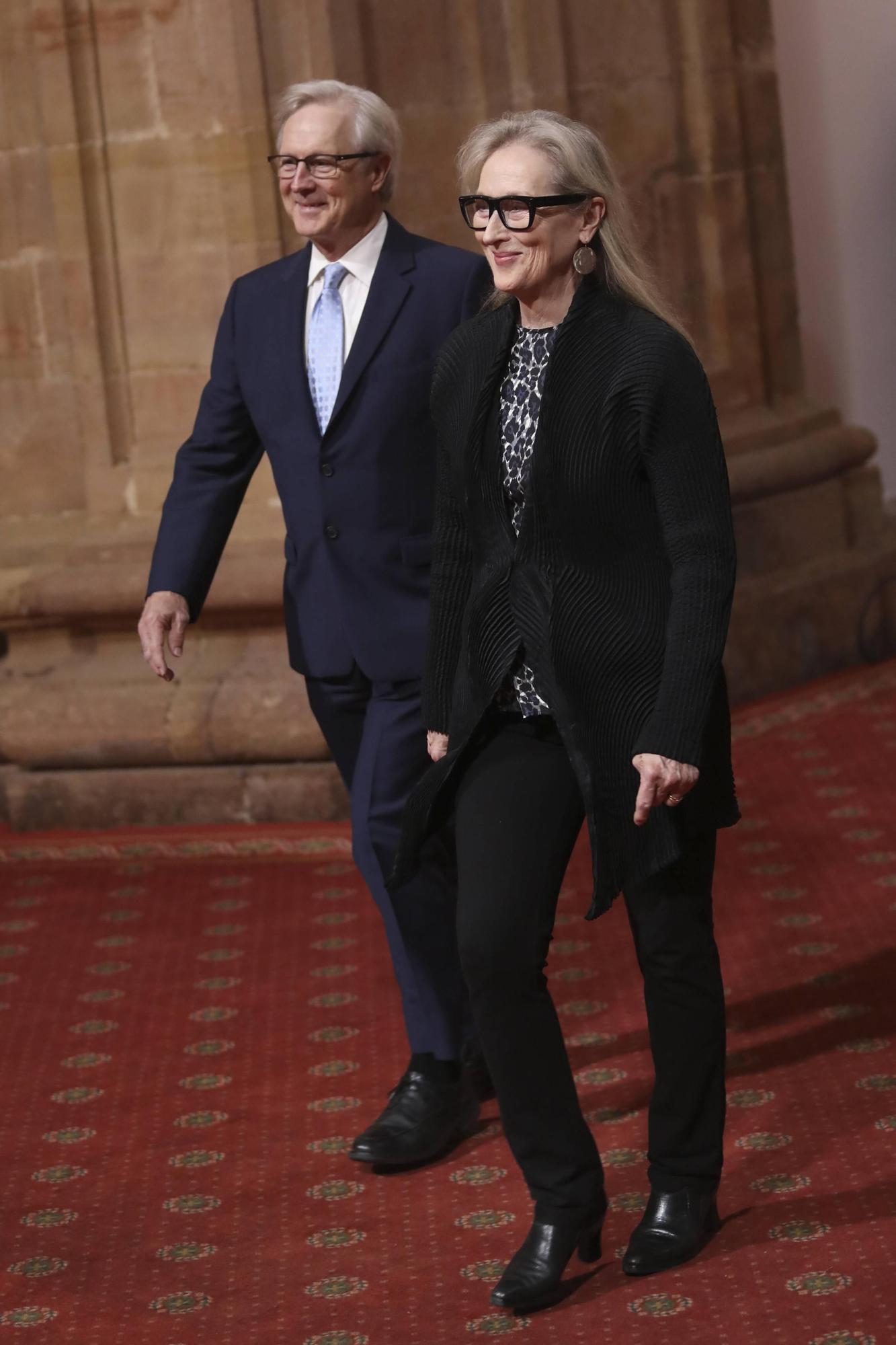 EN IMÁGENES: Personalidades, políticos y premiados se dan cita en el hotel de la Reconquista antes de la ceremonia de entrega de los Premios "Princesa"