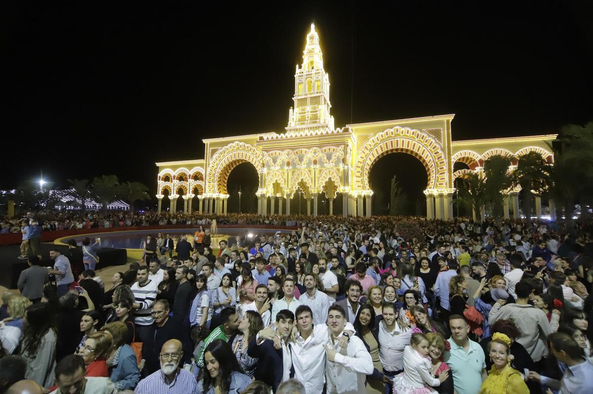 Alumbrado de la Feria de Córdoba en El Arenal.