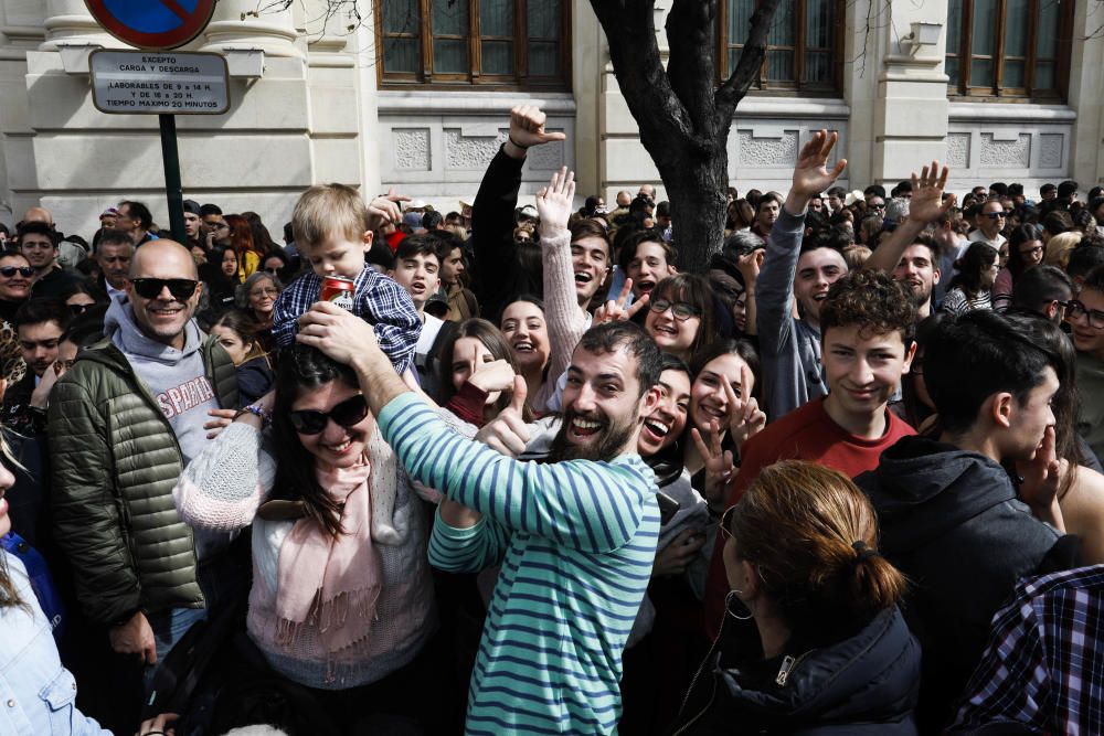 Búscate en la mascletà del 8 de marzo