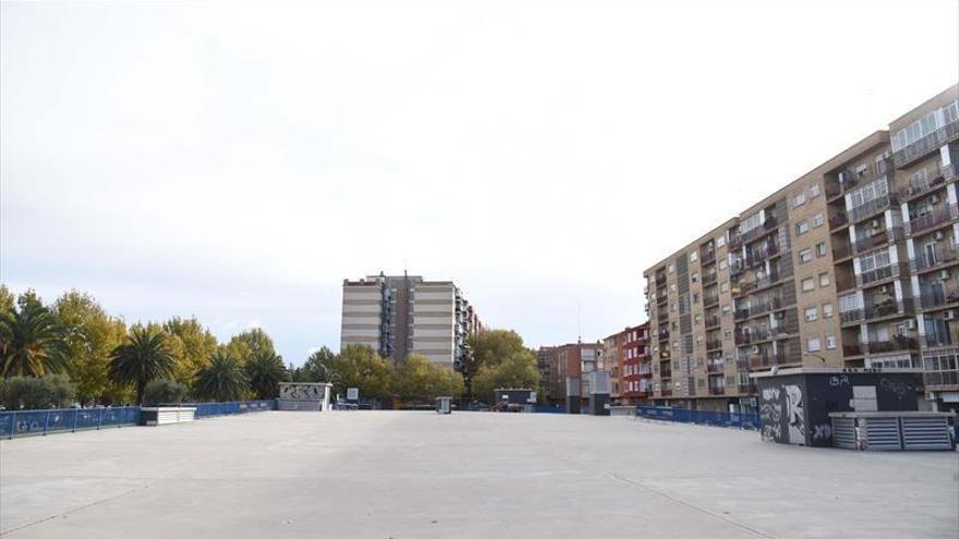 Vecinos de Las Fuentes alertan del riesgo de incendios en solares de Torre Ramón