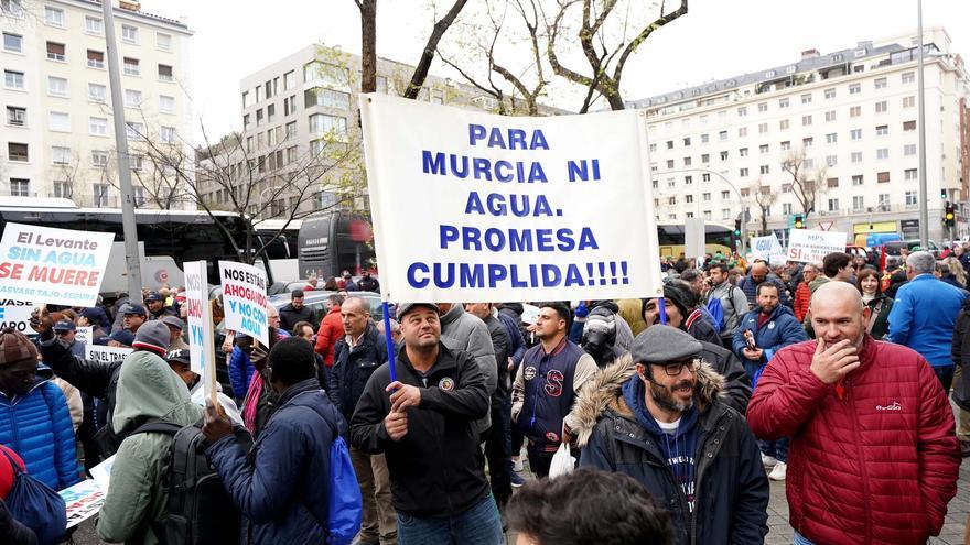 Los regantes anuncian una protesta en Moncloa para el próximo martes por el Trasvase