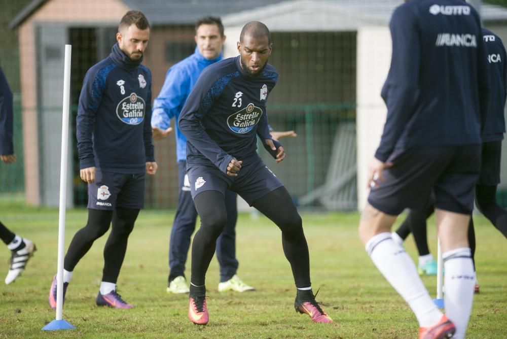 El técnico convoca a 19 jugadores, por lo que tendrá que hacer un último descarte antes del encuentro ante el Sevilla.