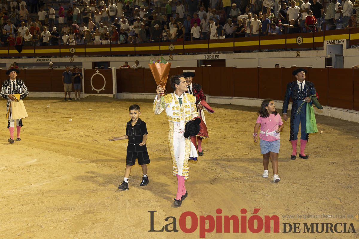 Tarde histórica en Abarán con la alternativa de José María Trigueros y el indulto de Tomás Rufo, junto a Castella salieron a hombros