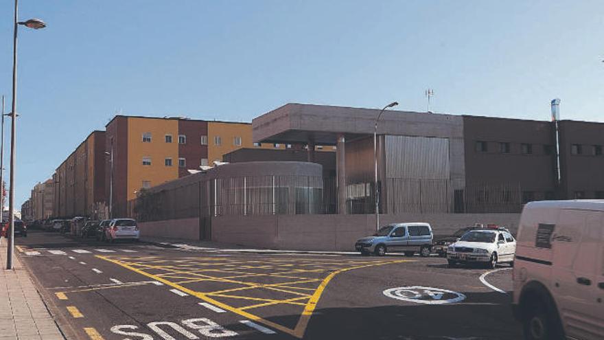 Exterior del Centro Municipal de Acogida de Santa Cruz de Tenerife.