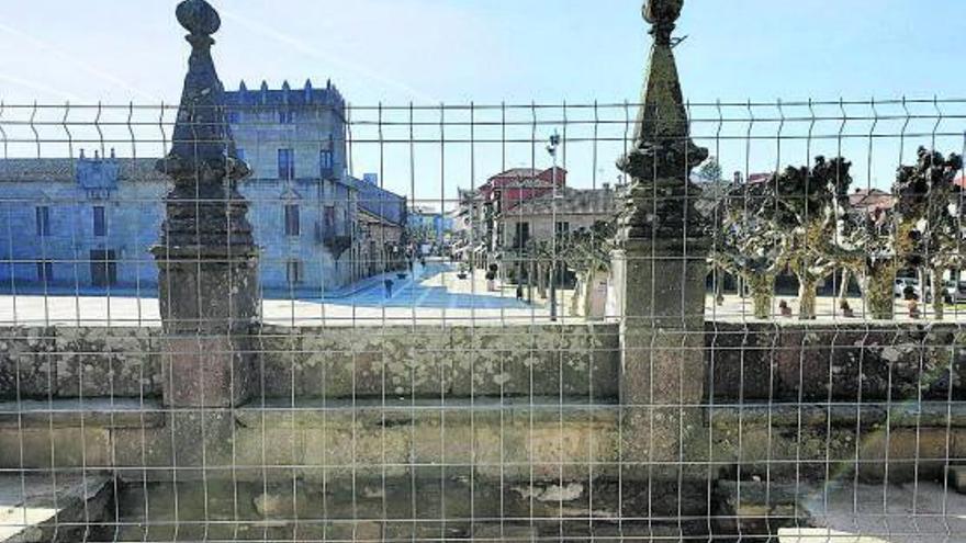 Vista de la Calle Real desde la cata arqueológica en el atrio de la iglesia.   | // FDV