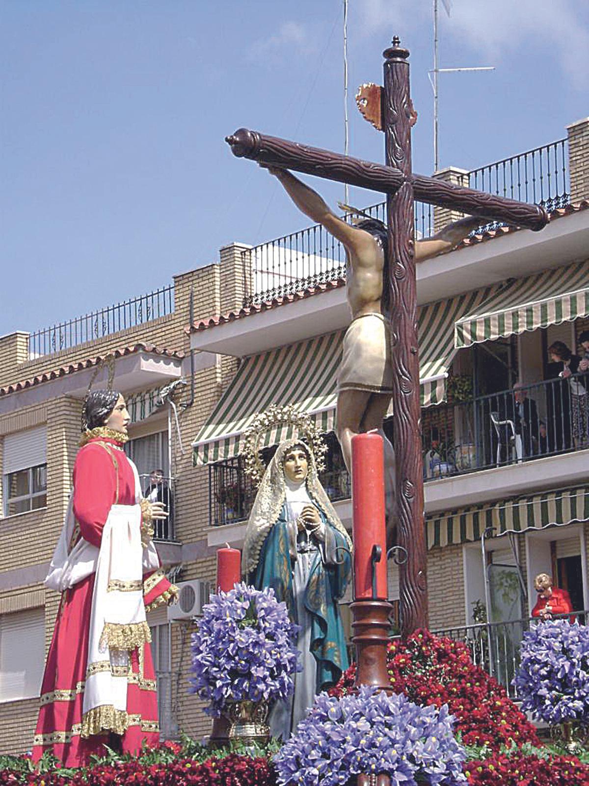 ESTE CRUCIFICADO ES EL ‘COMPAÑERO’ DE LA VIRGEN DE LOS DOLORES. JUNTO AL NAZARENO Y LA COLUMNA, CONFORMAN UN DESFILE PROCESIONAL MUY QUERIDO EN MORILES