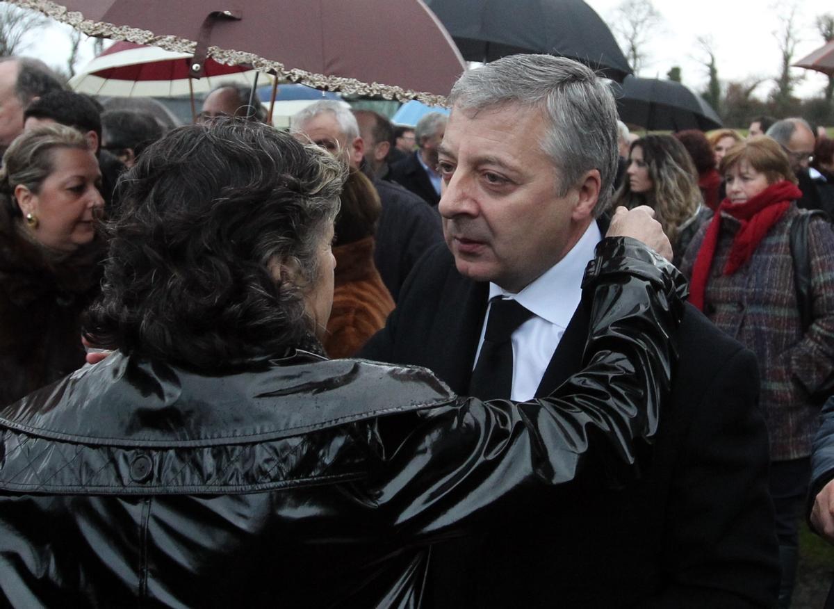 Blanco, en el entierro de su padre en Palas en 2013
