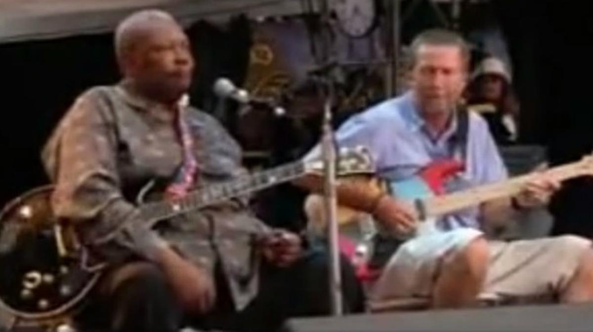 B.B. King interpreta con Eric Clapton su éxito de 1964 ’Rock me baby’.