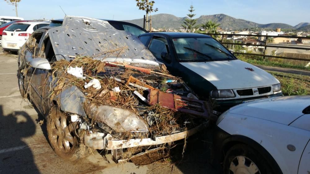 Decenas de coches aparecen destrozados en los sótanos de Sant Llorenç