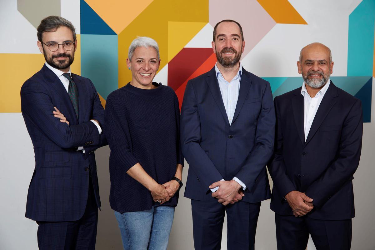 Gerard Caelles (director de negocio), Silvia Frutos (directora tecnológica), Miquel Vila-Perelló (consejero delegado) y Aniz Girach (director médico), de SpliceBio Gerard Caelles (director de negocio), Silvia Frutos (directora tecnológica), Miquel Vila-Perelló (consejero delegado) y Aniz Girach (director médico), de SpliceBio