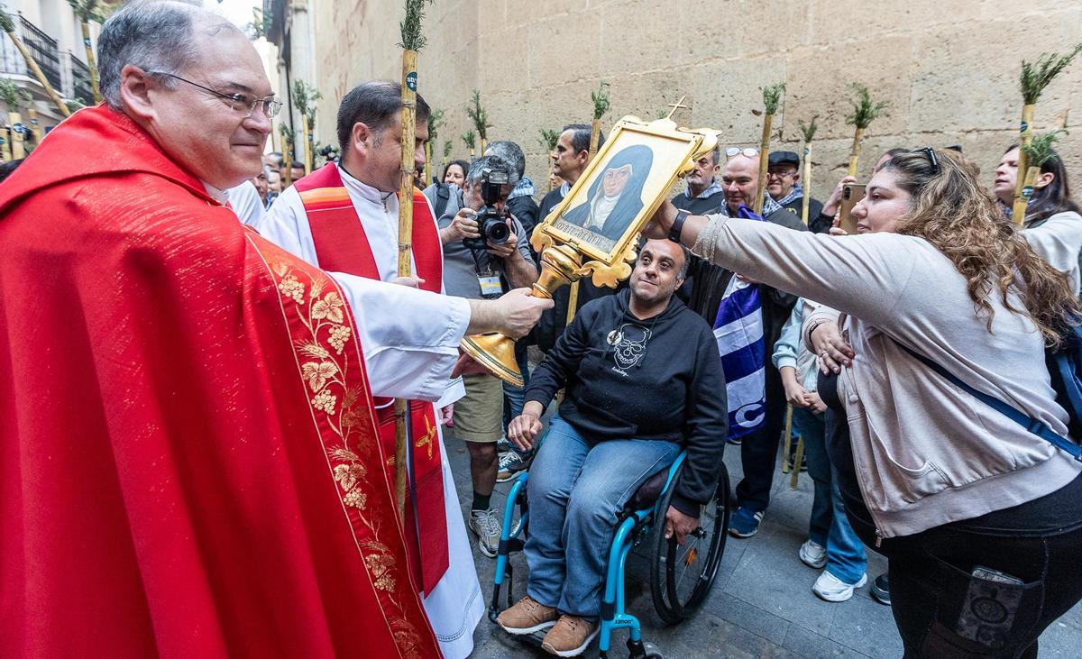 La romería a la Santa Faz marca el pulso de la ciudad de Alicante