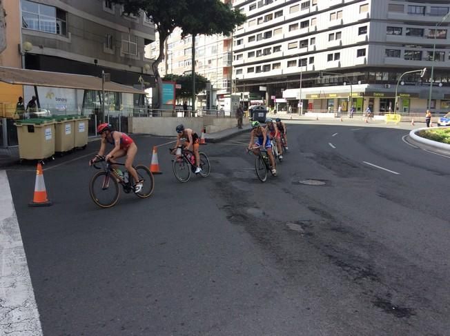 El triatlón se apodera de Las Palmas de Gran Canaria