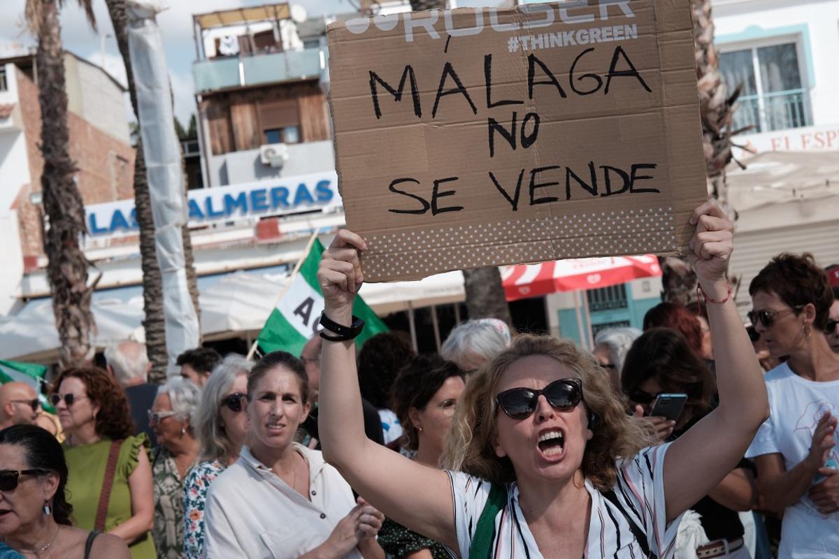 Otro momento de la manifestación de los vecinos de El Palo y Pedregalejo.