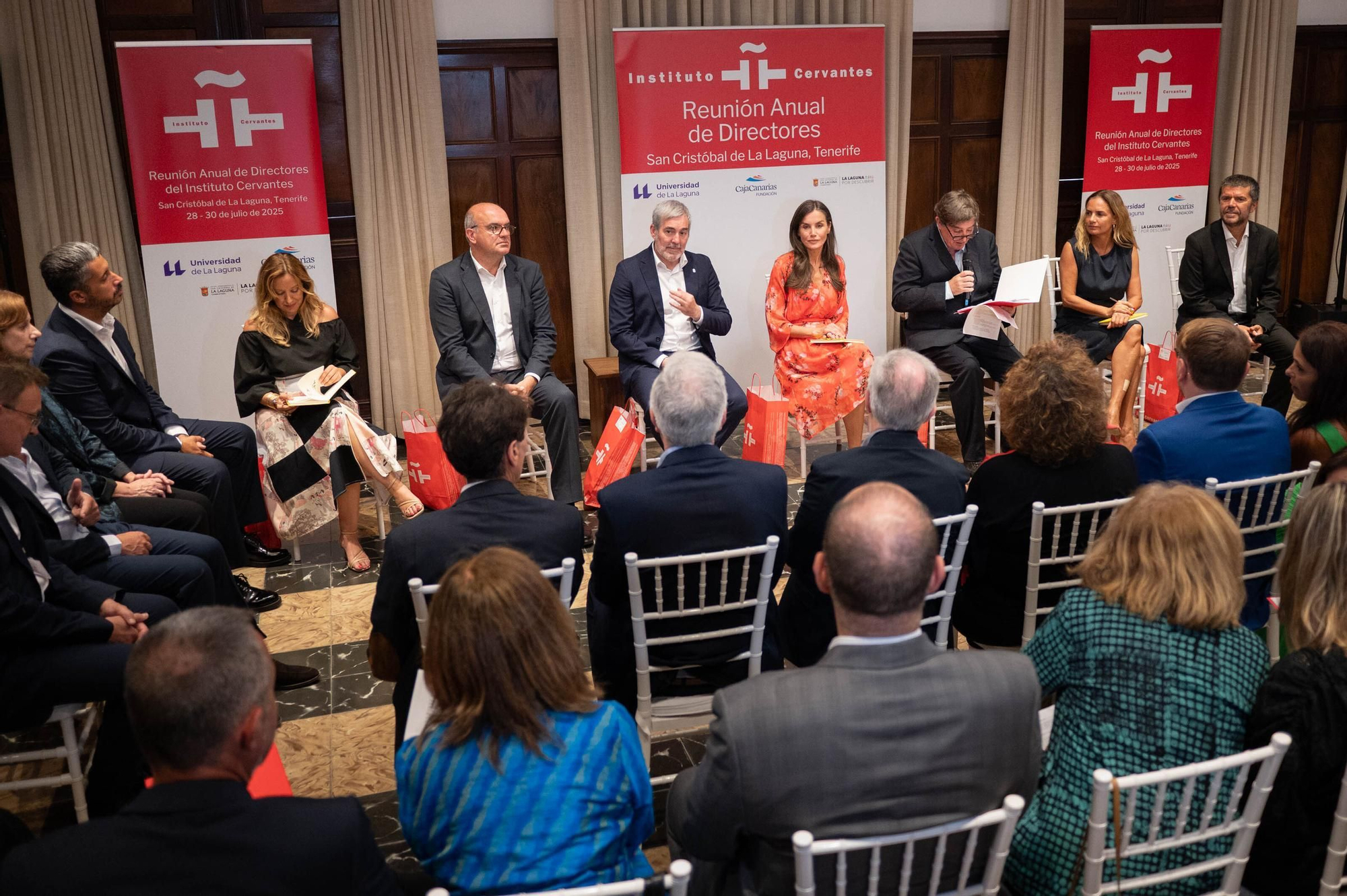 La reina Letizia preside la primera reunión del Instituto Cervantes en la ULL