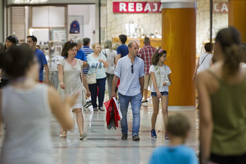 Primer fin de semana de rebajas en Valencia