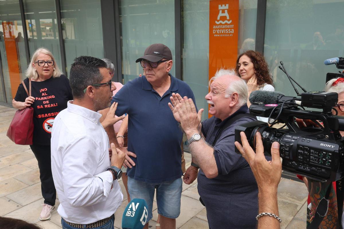 La movilización de los vecinos de Ibiza en contra del microparking en sa Real, en imágenes