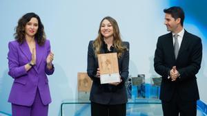 Isabel Díaz Ayuso y el consejero de Educación, Emilio Viciana , en la rntrega premios de Investigación e Innovación.