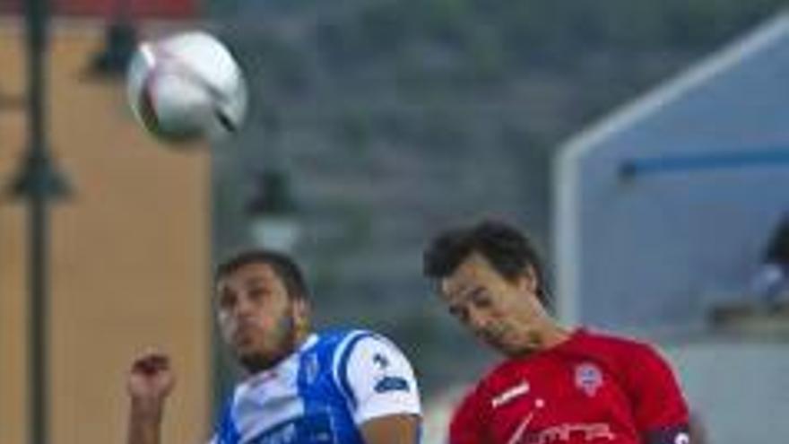 El delantero del Alcoyano Yacine acumula más  de dos meses sin marcar un gol
