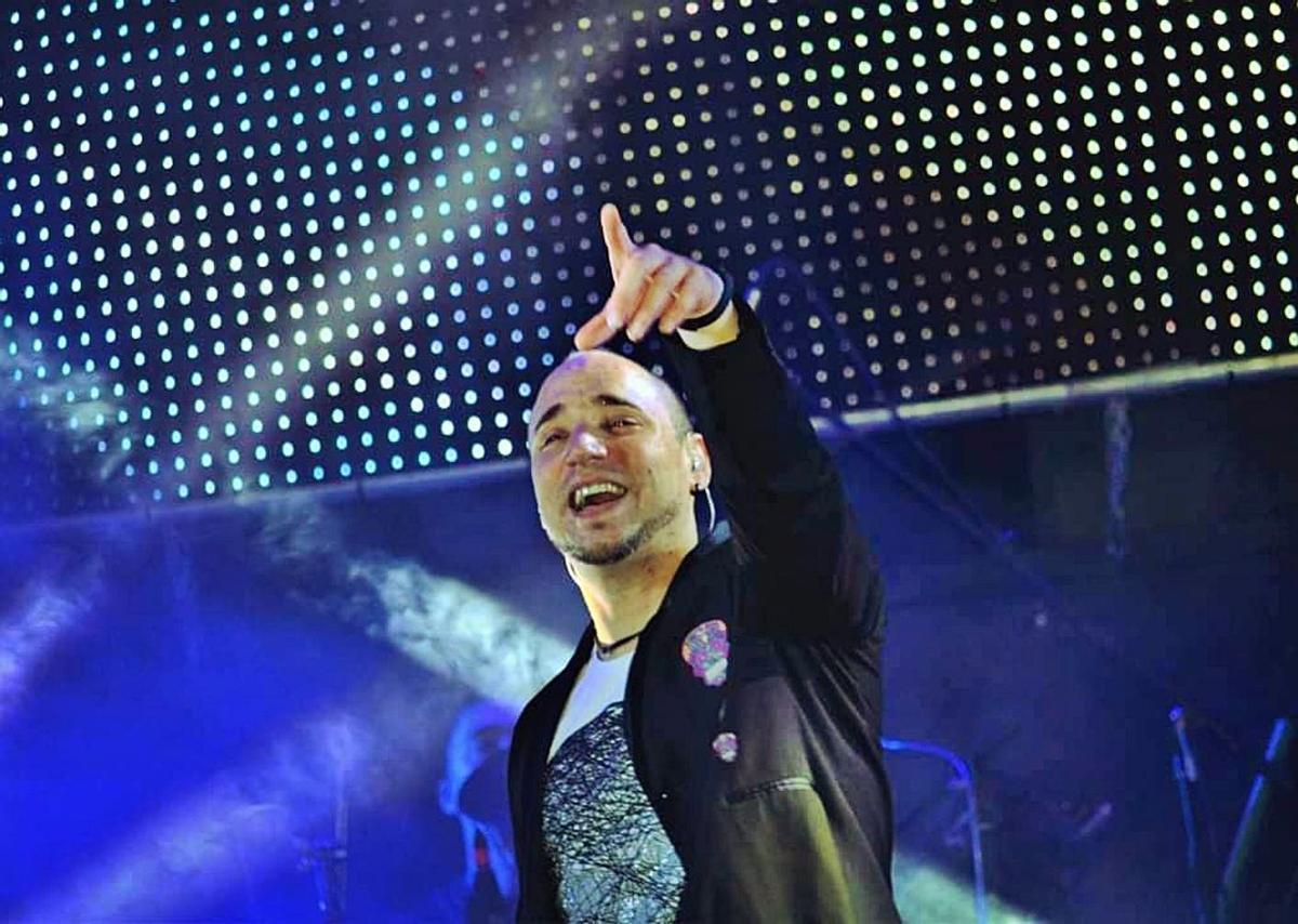 Luis Pencho, en una actuación con Grupo Radar.