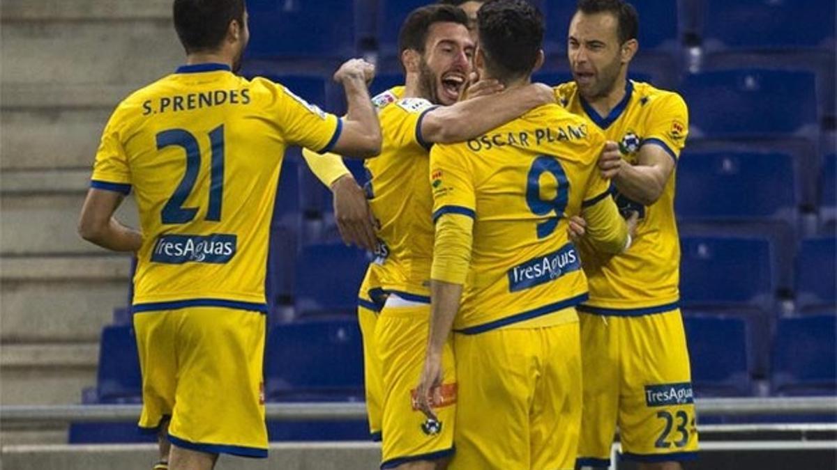 El Alcorcón celebra un gol ante el Espanyol en Copa