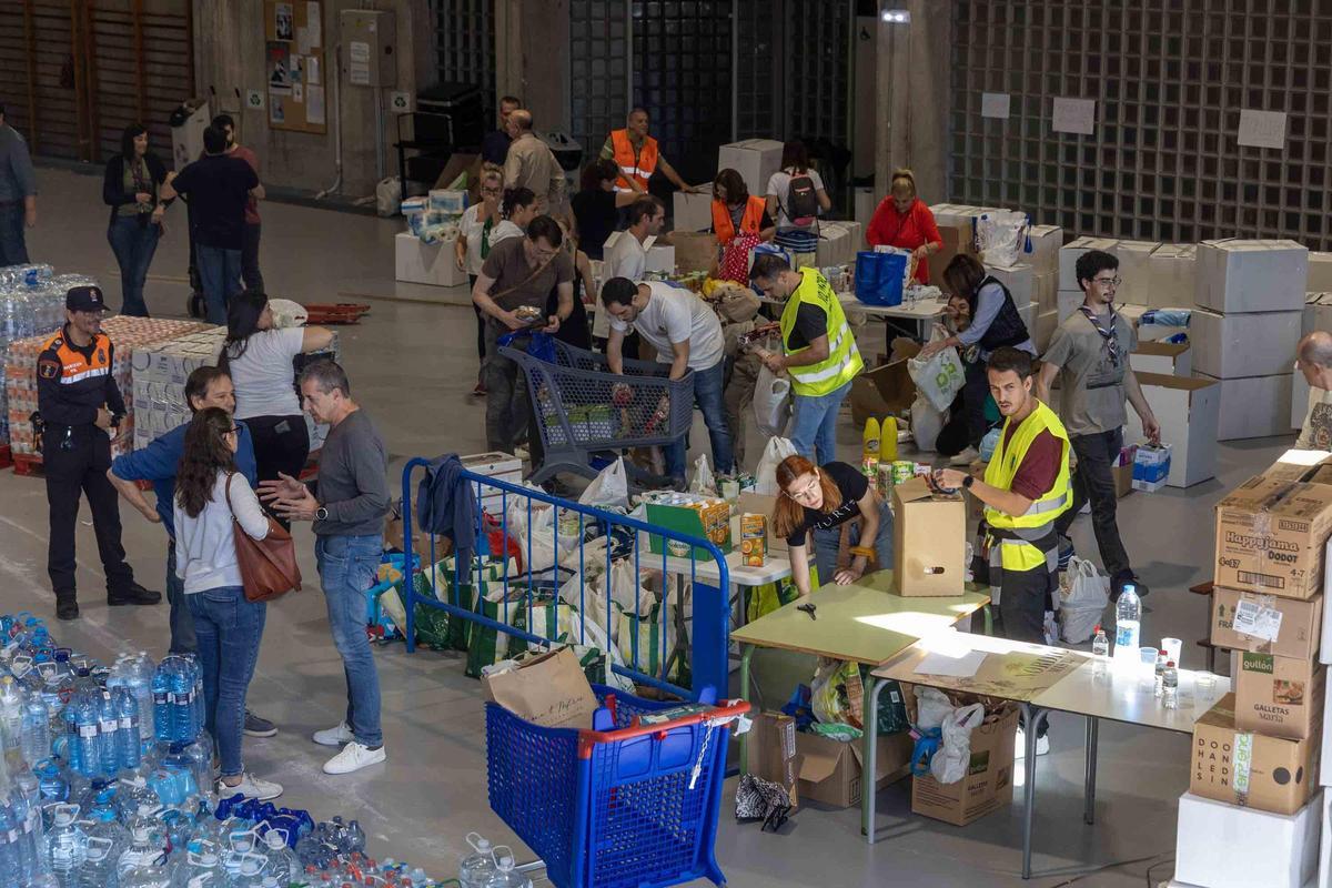 El empuje solidario en Alicante llena el Centro de Tecnificación con ayuda para los afectados por la DANA en Valencia