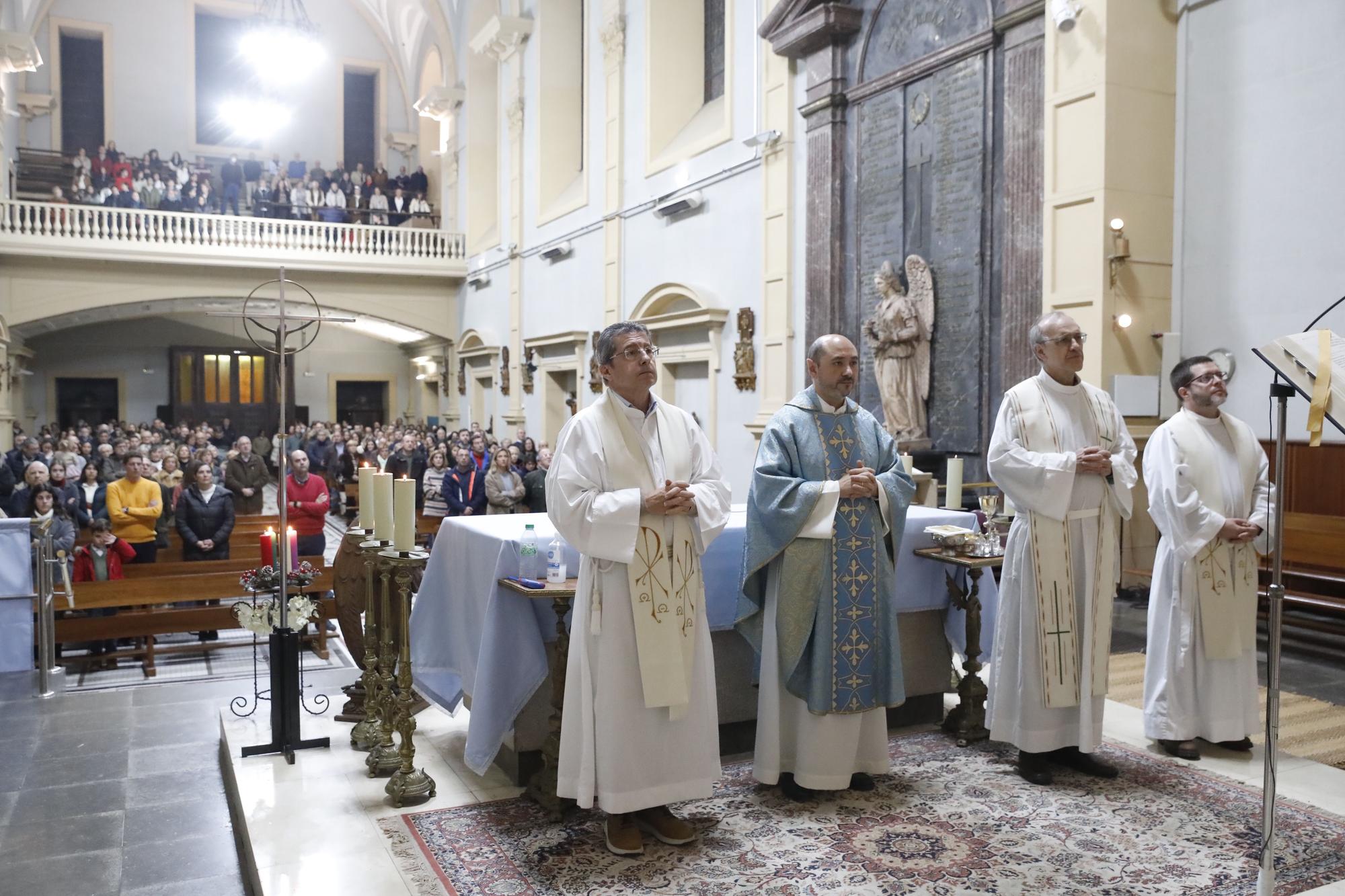 En imágenes: El colegio de la Inmaculada celebra la festividad de la Virgen e inaugura el Belén