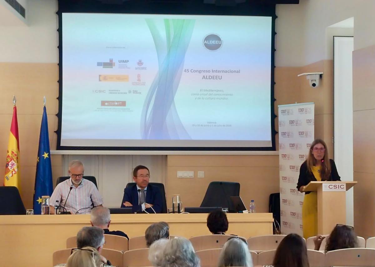 Una de las sesiones inaugurales del congreso de Aldeeu en València.