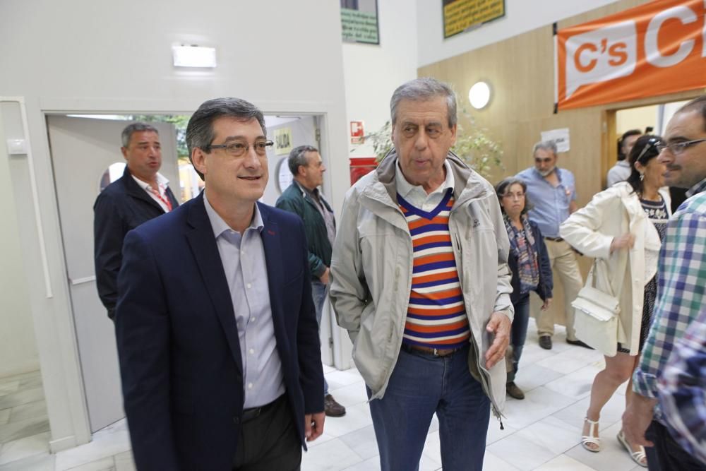 Ignacio Prendes y Francisco Sosa Wagner en el cierre de campaña de Ciudadanos en Asturias