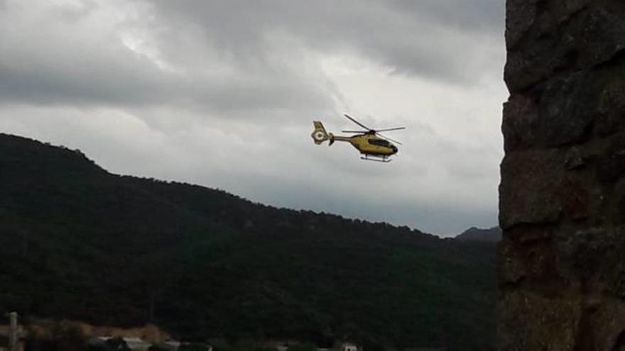 L&#039;helicòpter del SEM, preparat per si calia actuar.