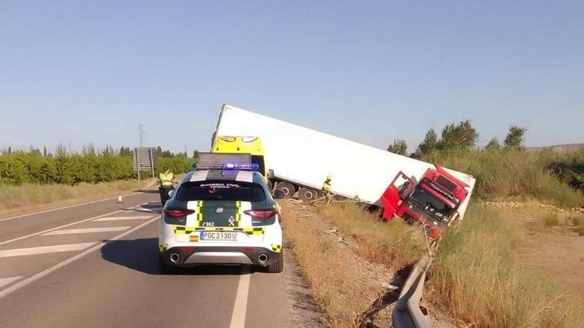 Camión articulado accidentado, cuyo conductor septuplicaba la tasa de alcohol en Zaidín