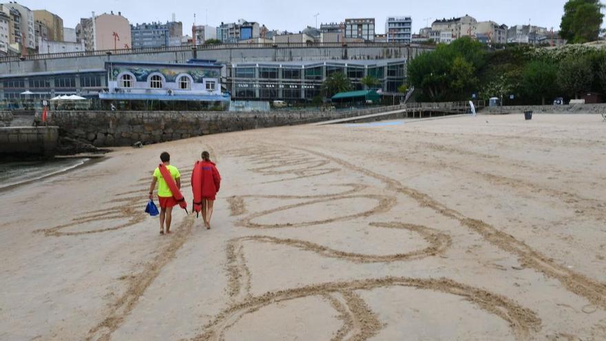 Adiós a la temporada de baño en A Coruña: los socorristas se despiden de un verano "tranquilo"