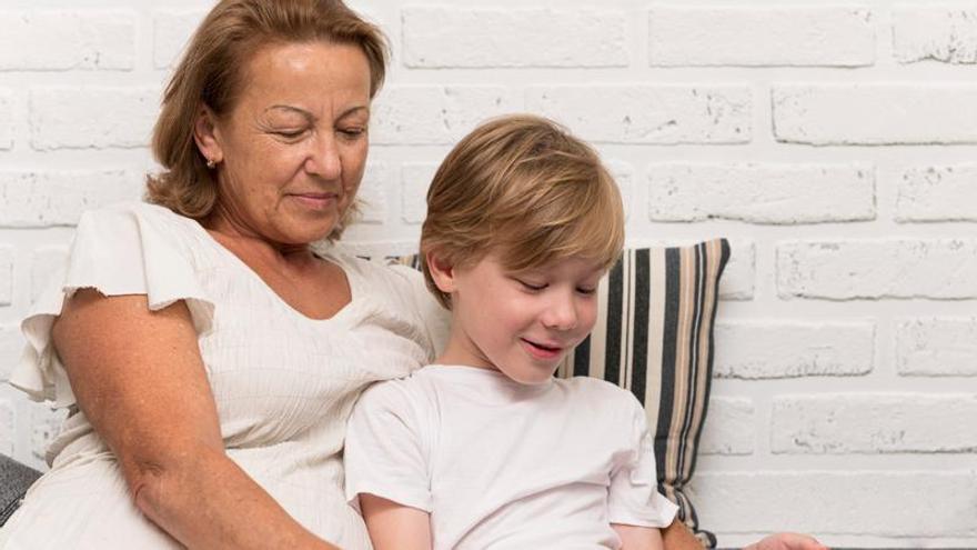 Avis a la cura dels nets durant les vacances: on és el límit entre consentir i malcriar?