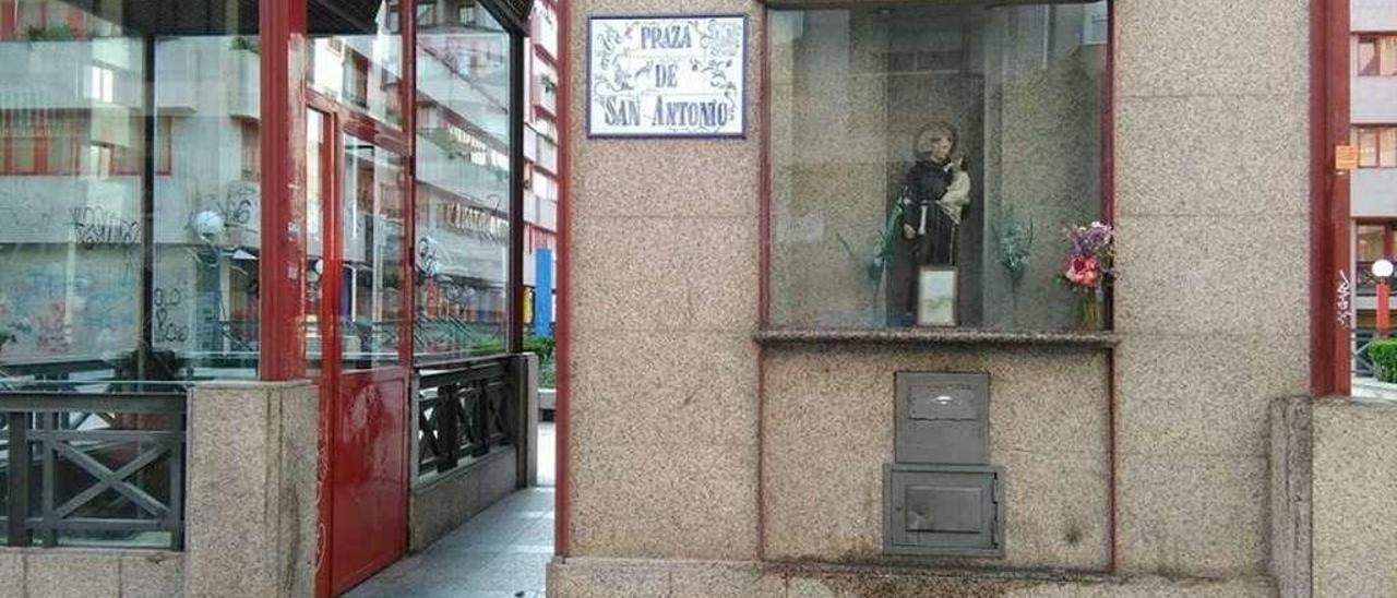 Peto de San Antonio, en la avenida de Buenos Aires de Ourense. // FdV