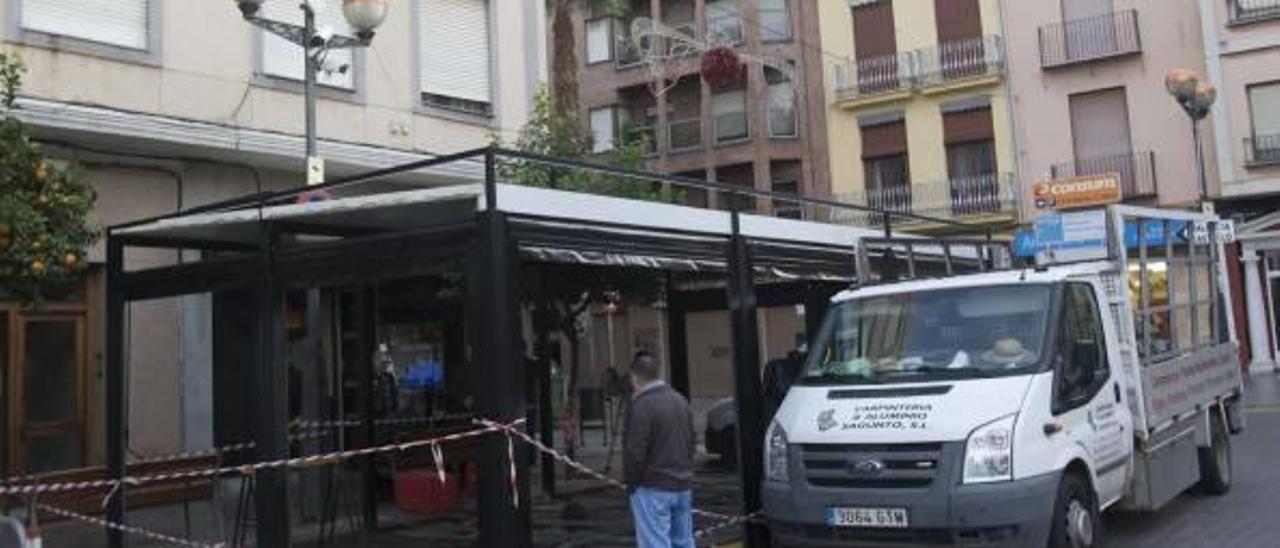 La ubicación de una pérgola desata críticas en Sagunt