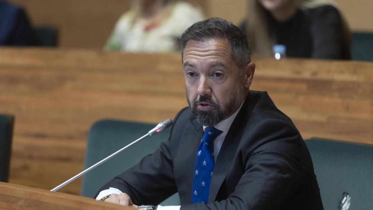 Badenas interviene en el pleno de presupuestos del Ayuntamiento de València.