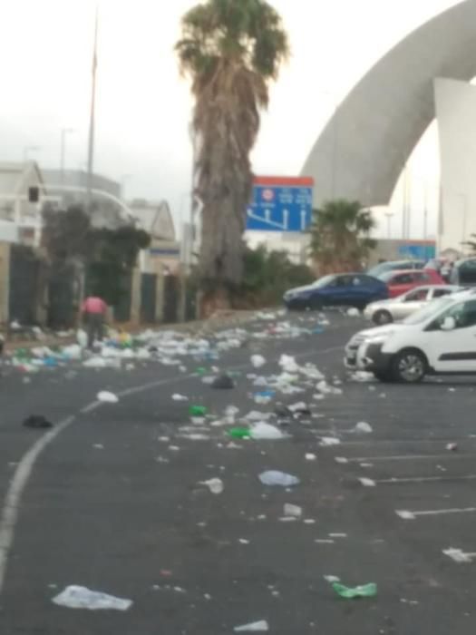 Basura los viernes por la mañana tras el botellón