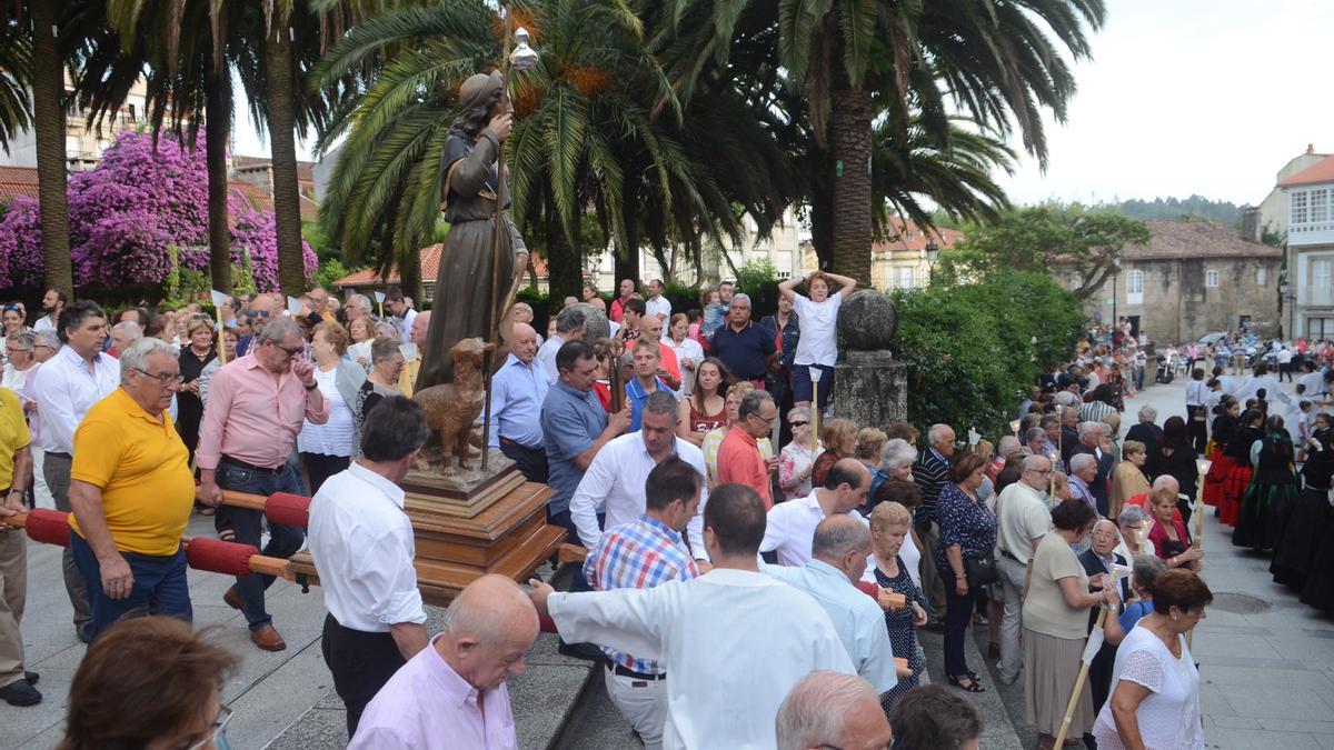 Imagen de archivo de la procesión de San Roque en Caldas de Reis