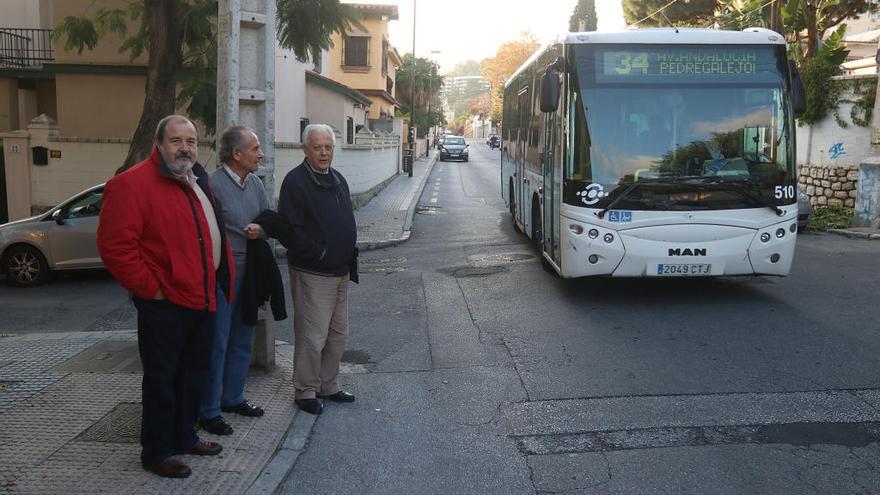 Dirigentes vecinales de Pedregalejo, en la calle Gabriel y Galán en 2016.