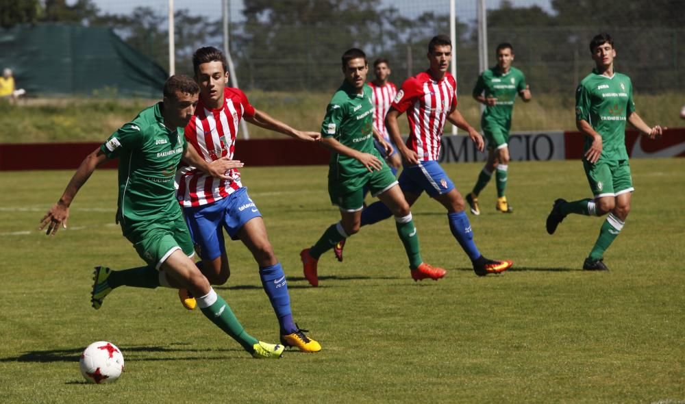 El partido entre el Sporting B y el Gernika, en imágenes